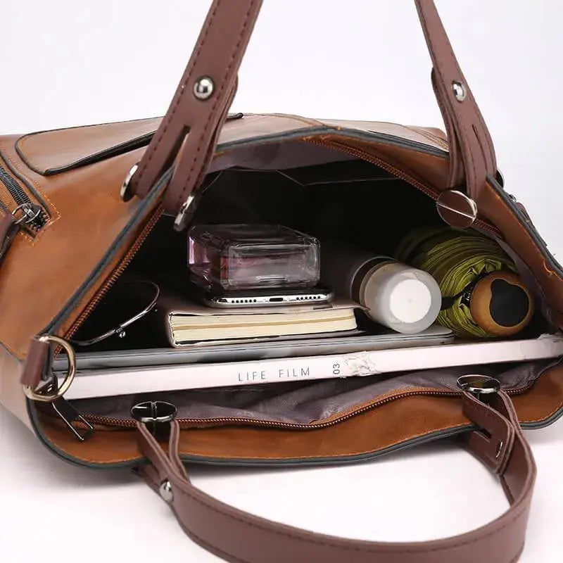 Britta's Timeless Elegance | Leather Shoulder Bag