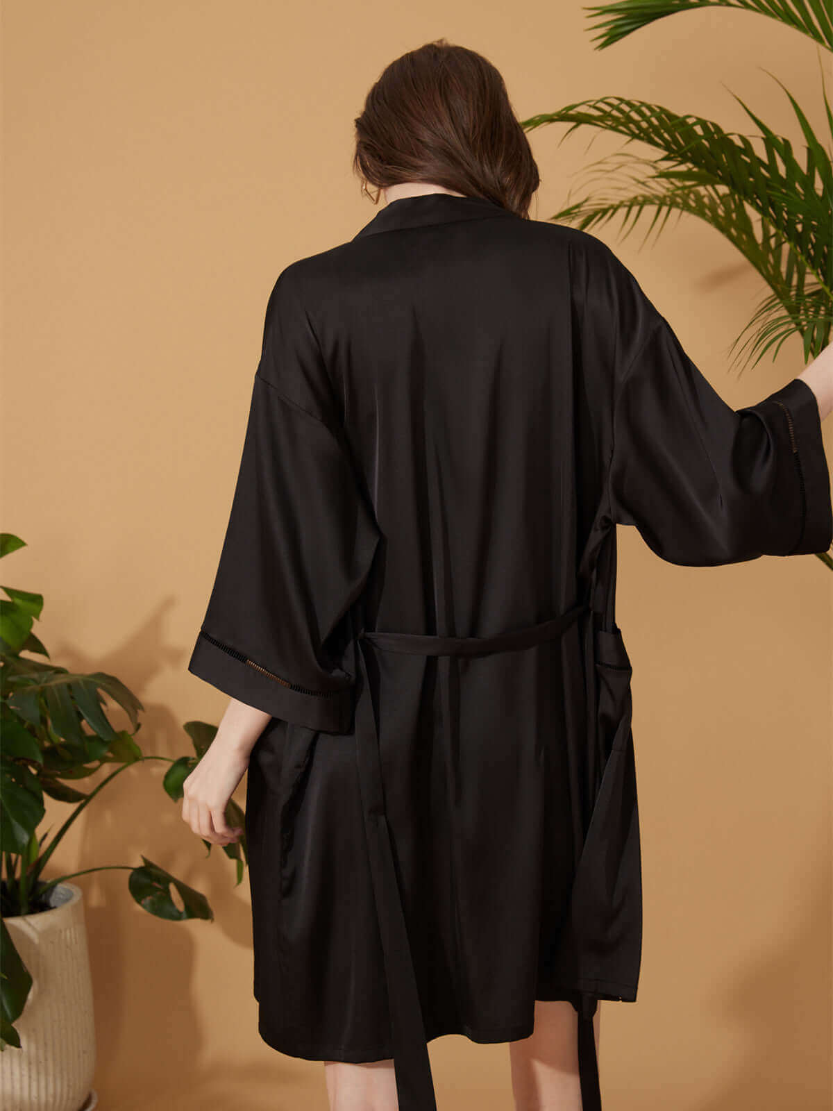 Elegant Hollow Out Detail Short Robe with Pockets